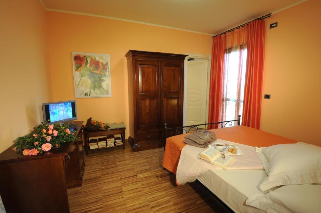 Castagnito Villa Vecchio الغرفة الصورة